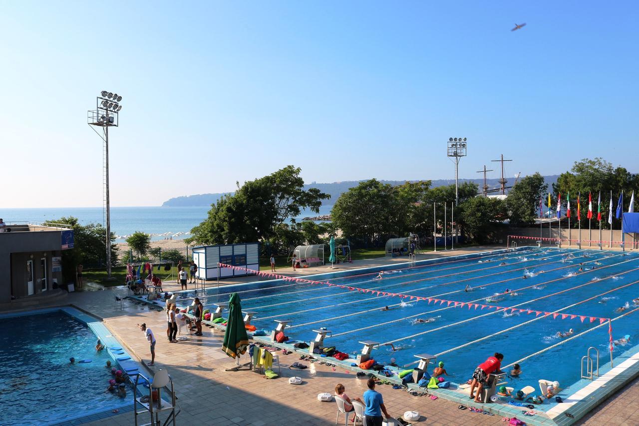 Sea Port Celebrity Apartment - Lets4Holiday Varna Exterior photo
